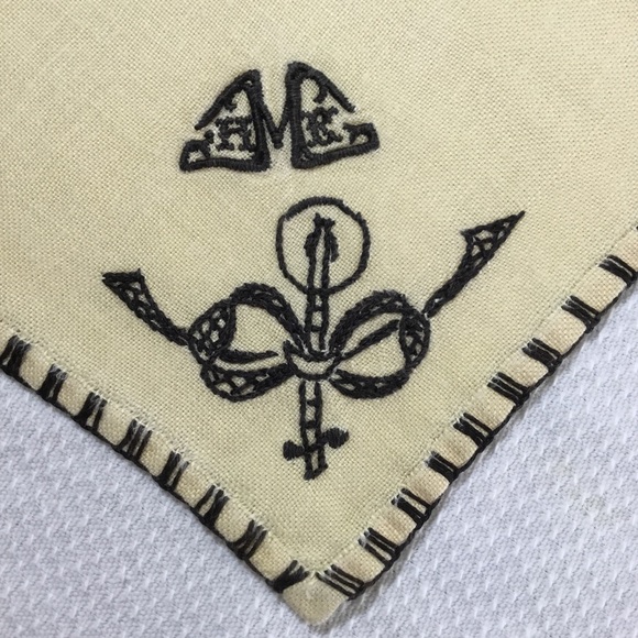 4 Vintage Hand Embroidered Cloth Formal Napkins Holiday Candle Bow Yellow Black - Picture 4 of 7
